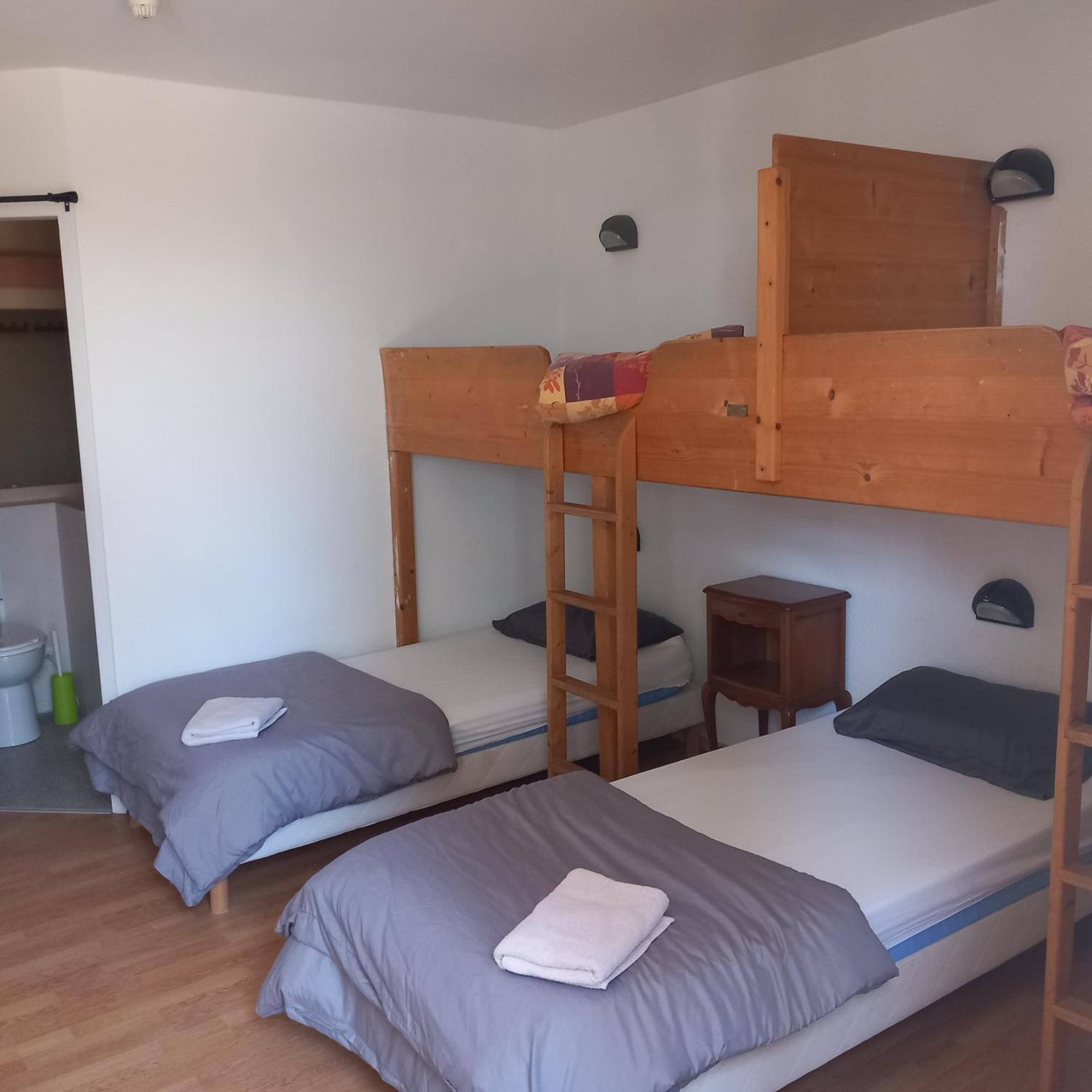 Hotel Montlo Relais Des Cerfs à Cubieres Extérieur photo